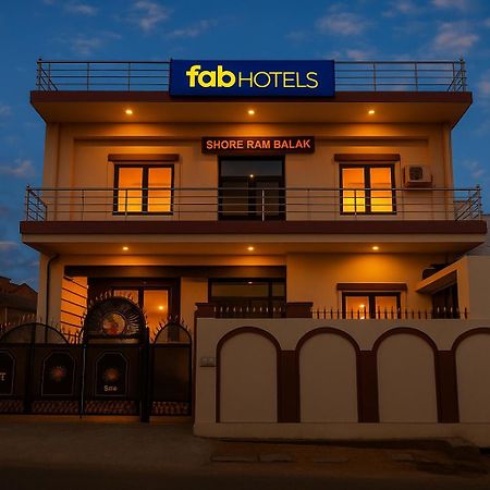 Fabexpress Awadh Inn - 400M From Shri Ram Janam Bhumi Ayodhya Esterno foto