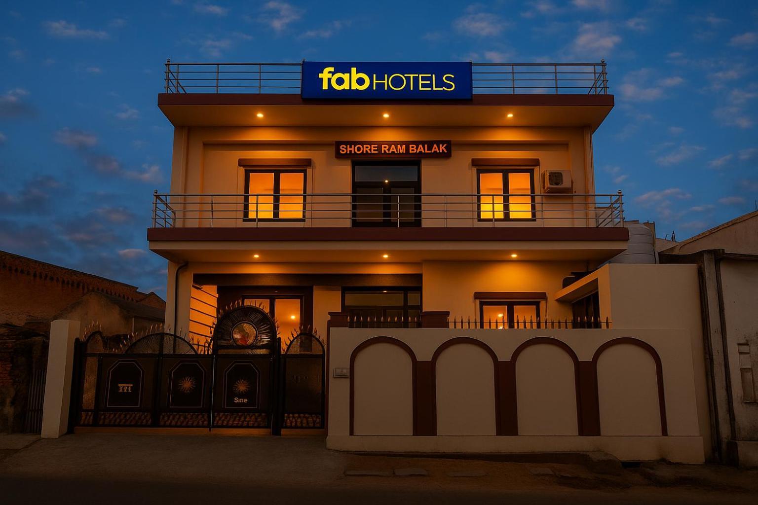 Fabexpress Awadh Inn - 400M From Shri Ram Janam Bhumi Ayodhya Esterno foto